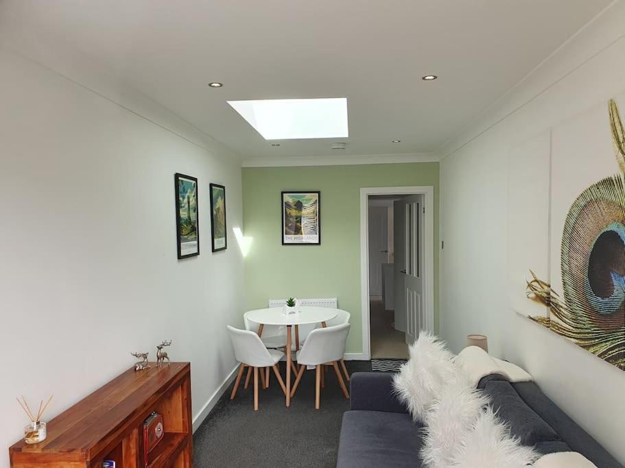 The Elfin- Lovely 1 Bedroom - Free Parking Bridge of Allan Esterno foto